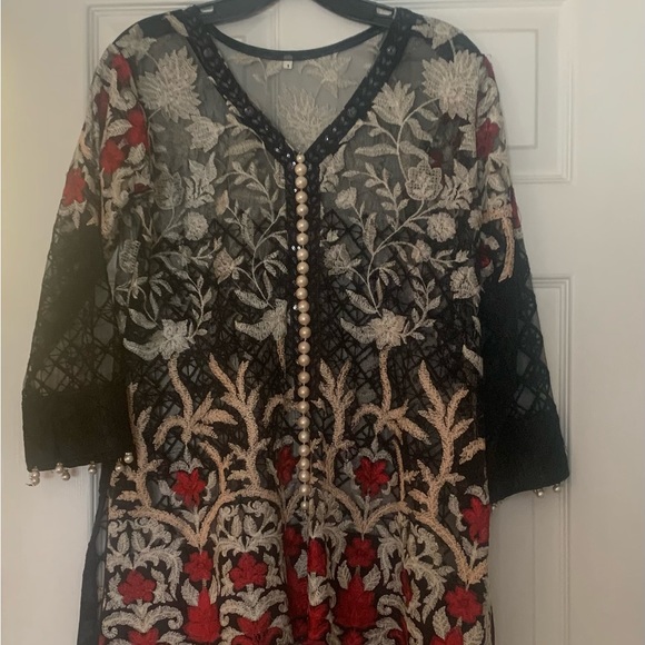 Beautifully embroidered lace Kurta with pearls, high low style - Picture 1 of 3